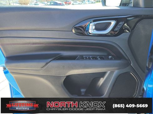 Used 2025 Jeep Compass Trailhawk w/ Trailhawk Elite Group image 5