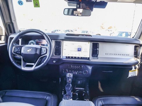 New 2025 Ford Bronco Outer Banks image 11