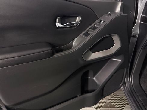 Used 2025 Nissan Frontier SV RWD image 23