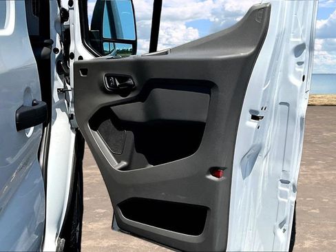 Certified 2025 Ford Transit 150 Low Roof RWD image 30