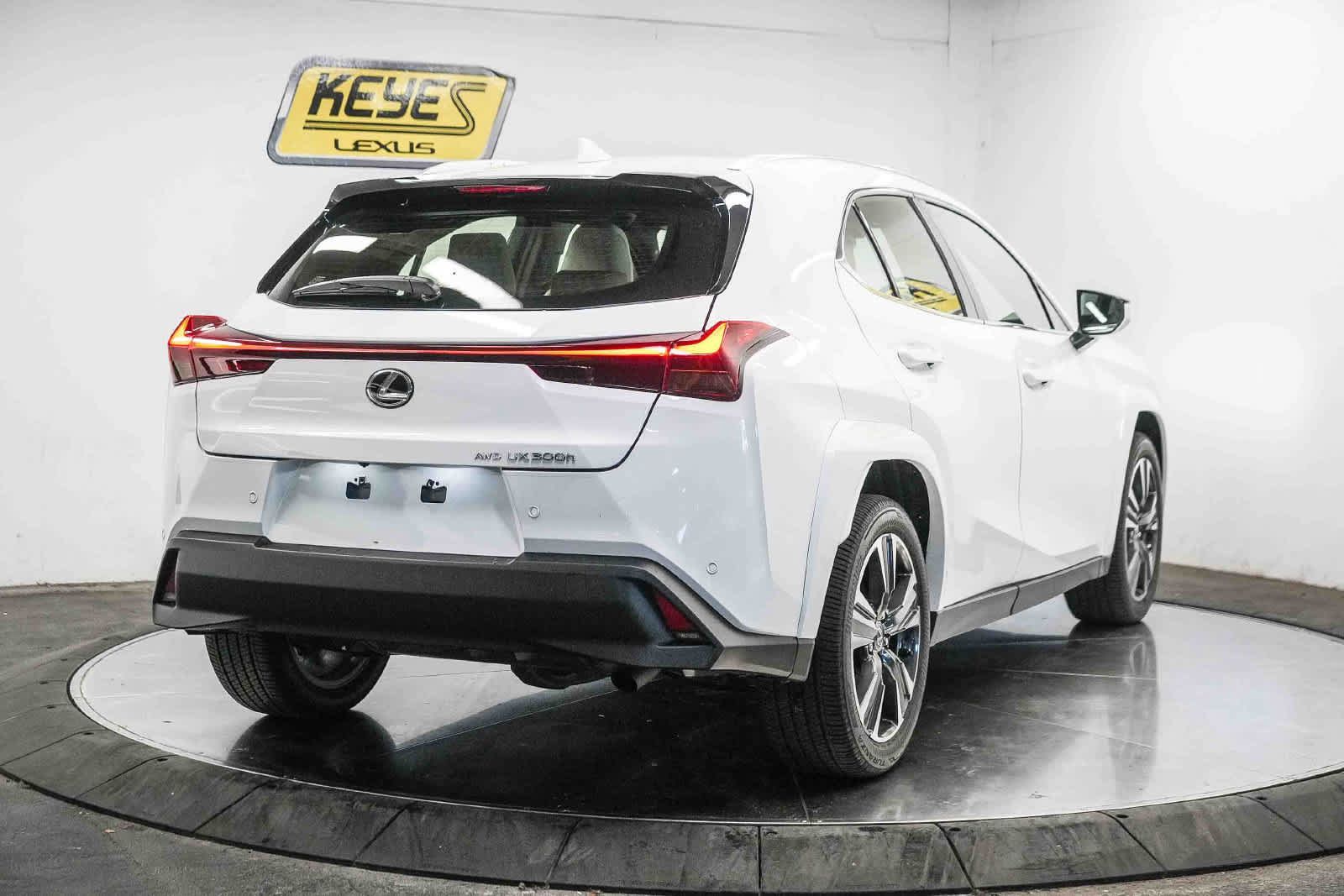 Used 2026 Lexus UX 300h AWD w/ Accessory Package (Z2) image 6