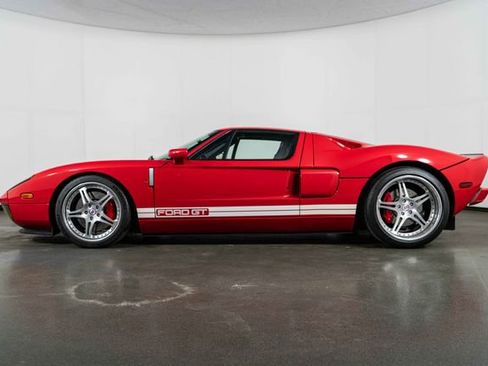 Used 2005 Ford GT image 5