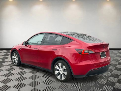 Used 2021 Tesla Model Y Long Range image 4