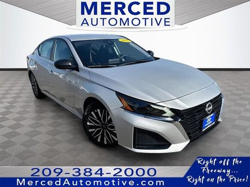 Used 2025 Nissan Altima 2.5 SV FWD image 1