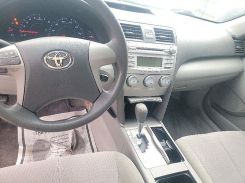 Used 2011 Toyota Camry LE w/ LE Extra-Value Pkg FWD image 12