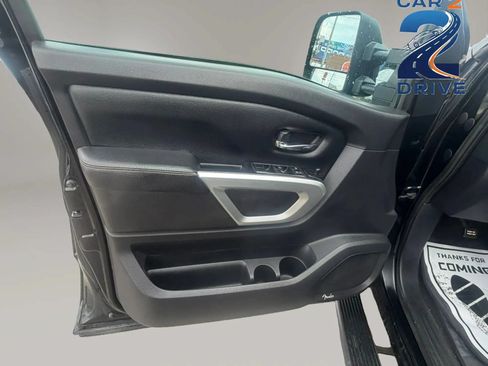 Used 2019 Nissan Titan PRO-4X w/ Pro-4x Utility Package AWD/4WD image 18
