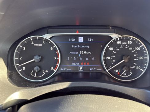 Used 2024 Nissan Altima 2.5 SV w/ SV Premium Package image 11