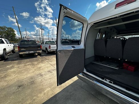 Used 2004 Ford E-250 and Econoline 250 Extended image 52