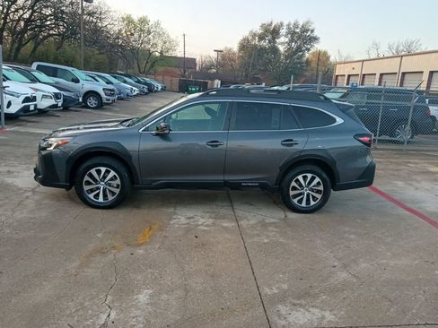 Used 2025 Subaru Outback Premium image 4