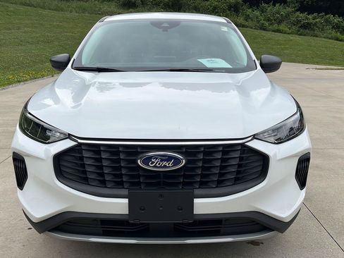 Used 2024 Ford Escape Active AWD/4WD image 2