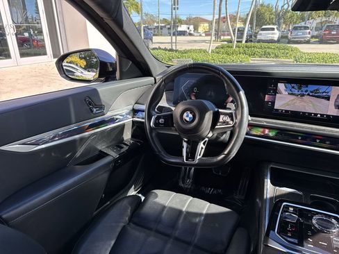Used 2024 BMW 740i xDrive image 22