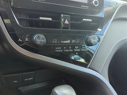 Used 2023 Toyota Camry SE FWD image 16