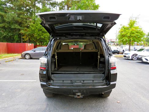 Used 2015 Toyota 4Runner SR5 image 17