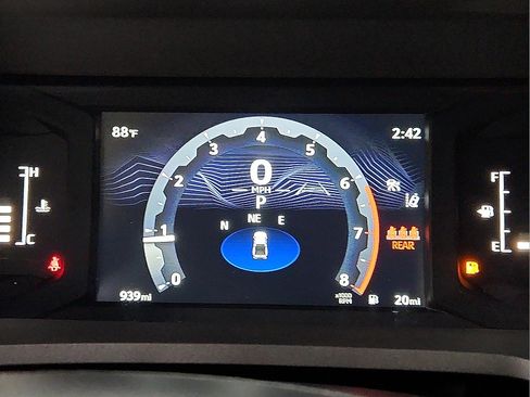 Certified 2025 Toyota Tacoma SR5 AWD/4WD image 15