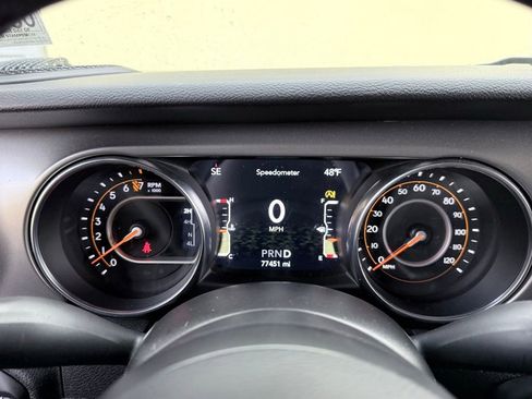 Used 2021 Jeep Gladiator Sport image 15