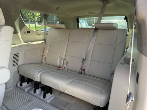 Used 2025 Cadillac Escalade ESV Sport Platinum w/ LPO, ONYX Package AWD/4WD image 65