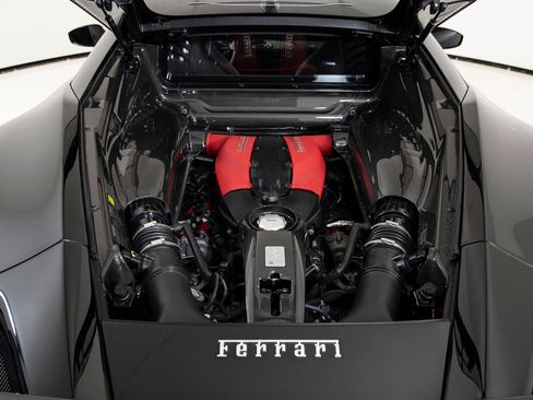 Certified 2020 Ferrari F8 Tributo RWD image 28