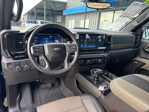 Used 2023 Chevrolet Silverado 1500 ZR2 w/ Technology Package image 13
