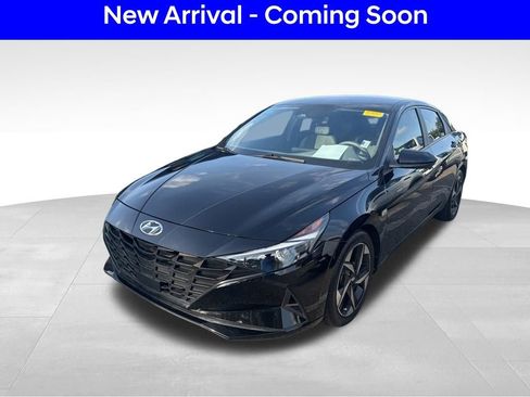 Used 2023 Hyundai Elantra SEL w/ Convenience Package FWD image 2