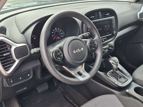 Used 2022 Kia Soul LX FWD image 12