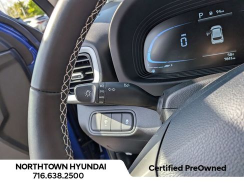 Used 2025 Hyundai Venue Limited FWD image 30
