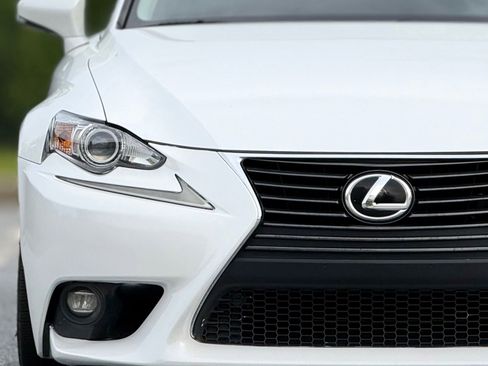 Used 2016 Lexus IS 200t RWD image 14