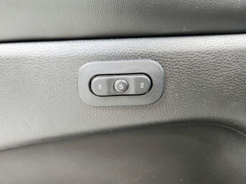 Used 2018 Jeep Grand Cherokee Limited image 21