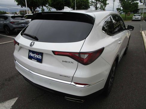 Certified 2023 Acura MDX SH-AWD w/ Technology Package image 5
