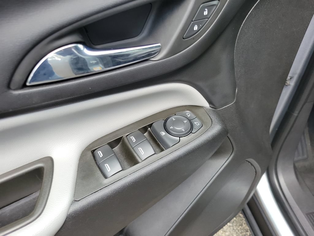 Used 2023 Chevrolet Equinox LS FWD image 15