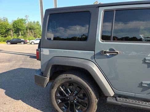 Used 2015 Jeep Wrangler Unlimited Sport w/ Dual Top Group AWD/4WD image 27