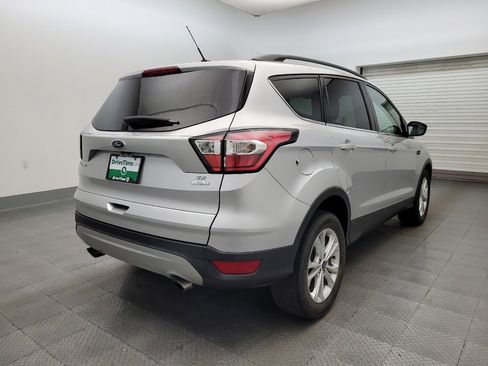 Used 2018 Ford Escape SE image 9
