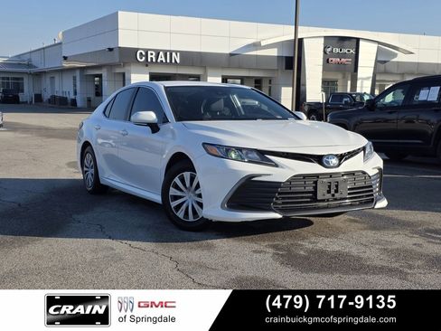 Used 2023 Toyota Camry LE image 1
