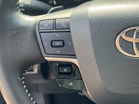 Used 2025 Toyota Camry SE w/ Convenience Package FWD image 23