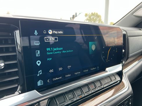 Used 2025 Chevrolet Silverado 1500 LT Trail Boss w/ Convenience Package II image 29