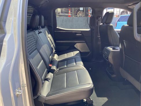 Used 2025 GMC Sierra EV Denali AWD/4WD image 17