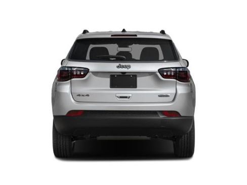 Used 2025 Jeep Compass Limited AWD/4WD image 5