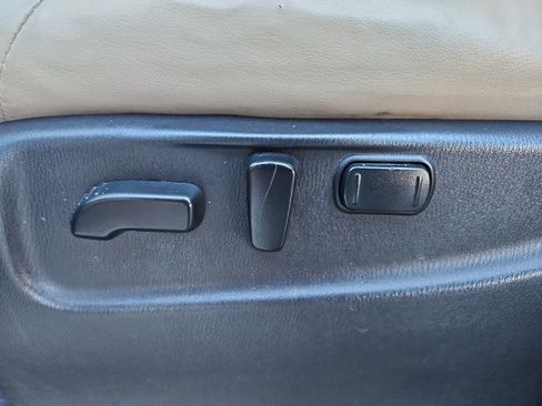 Used 2017 Nissan Armada Platinum image 12