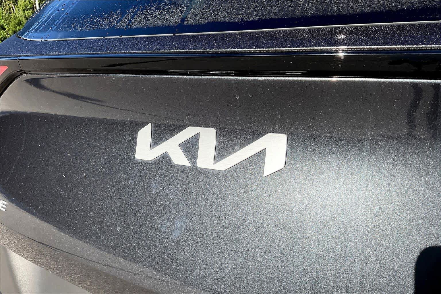 Used 2024 Kia Sportage EX FWD image 10