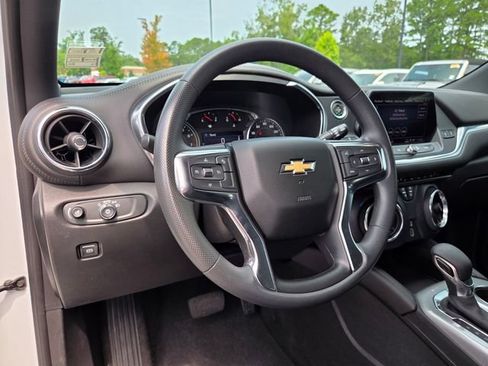Used 2022 Chevrolet Blazer LT FWD image 10