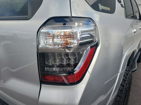 Used 2020 Toyota 4Runner TRD Off-Road Premium w/ Moonroof Package AWD/4WD image 9