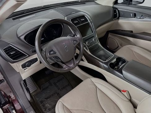 Used 2017 Lincoln MKX Reserve w/ Driver Assistance Package FWD image 2