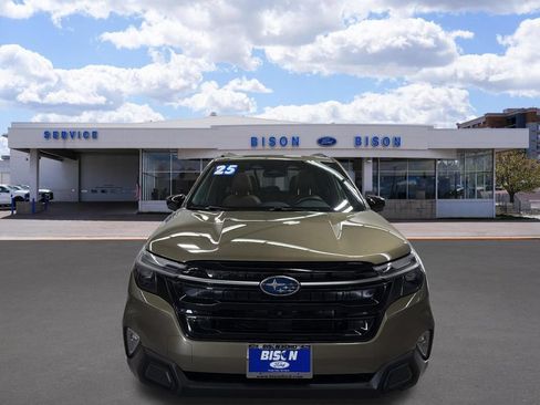 Used 2025 Subaru Forester Touring AWD/4WD image 8
