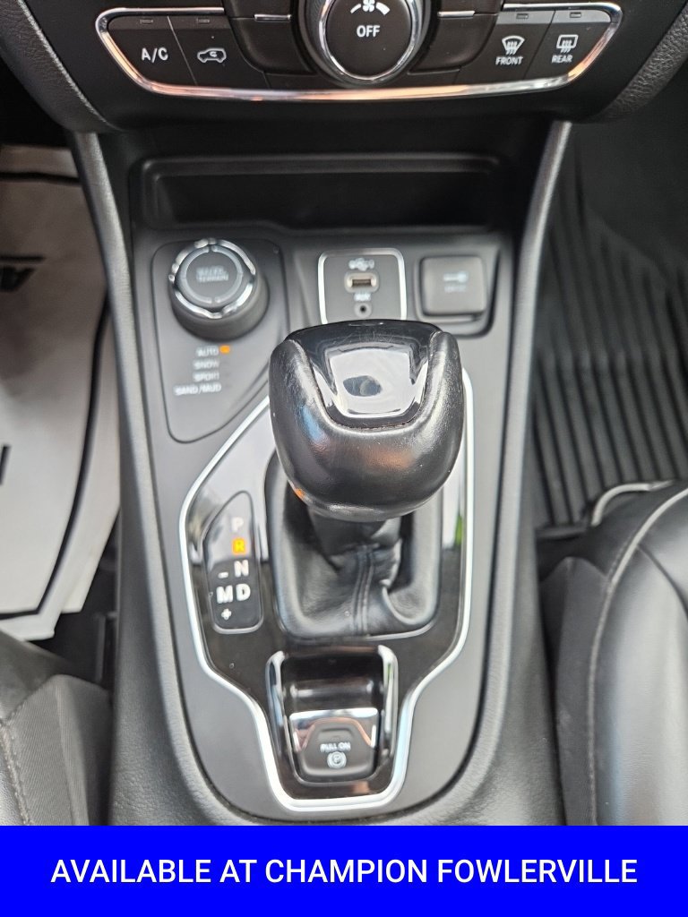 Used 2021 Jeep Cherokee Latitude Plus AWD/4WD image 30