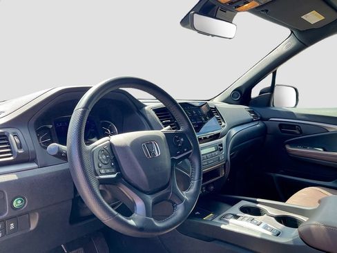 Used 2025 Honda Passport EX-L image 9