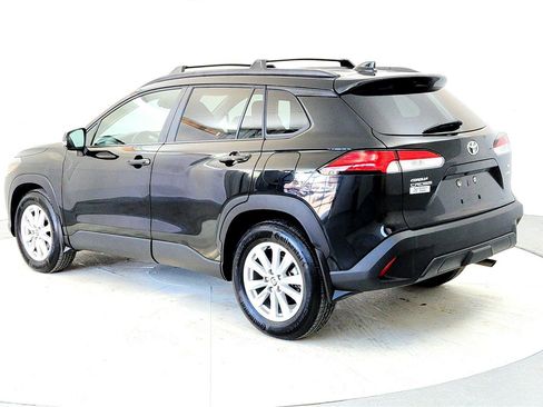 Used 2023 Toyota Corolla Cross LE w/ Moonroof Package image 4