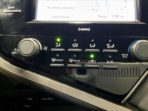 Certified 2020 Toyota Camry LE image 33