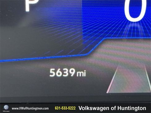 Certified 2025 Volkswagen Taos SE w/ Panoramic Sunroof Package image 39