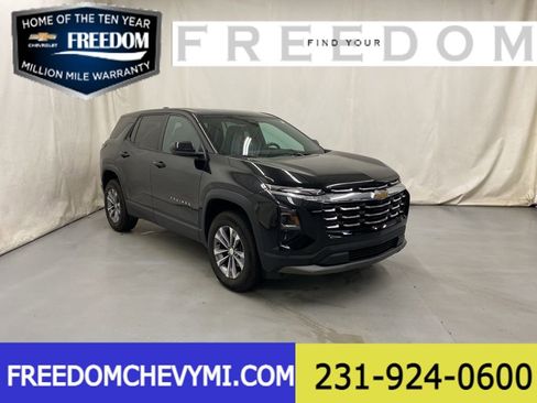 Used 2025 Chevrolet Equinox LT AWD/4WD image 1