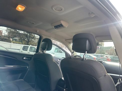Used 2017 Dodge Journey SXT w/ Comfort/Convenience Group image 26