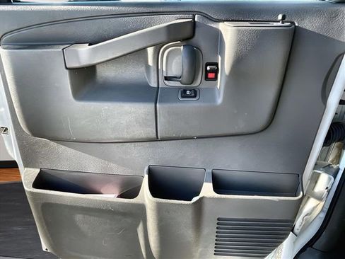 Used 2020 Chevrolet Express 3500 LT w/ LT Preferred Equipment Group image 21
